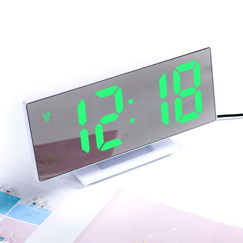 LED alarm clock for children's rooms with temperature display and snooze function