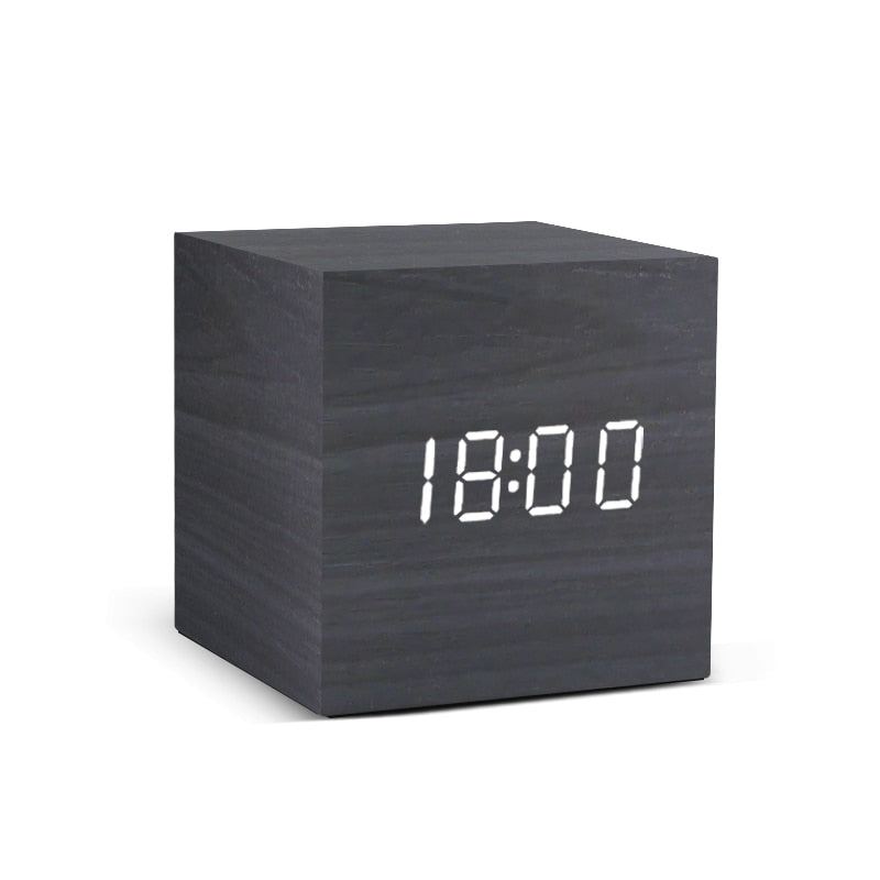 LED wooden clock with voice control, USB-AAA powered