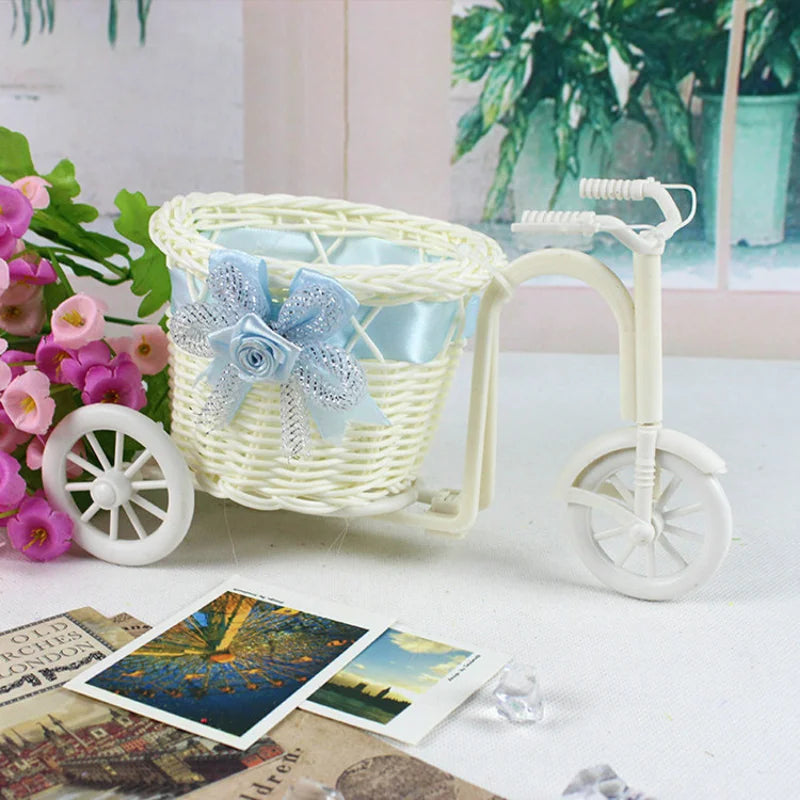 Panier de fleurs décoratif de vélo blanc, décoration de mariage, conception de Tricycle en plastique